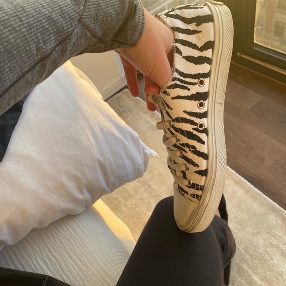 Saint Laurent Sneakers in canvas zebra print - Picture 4 of 14
